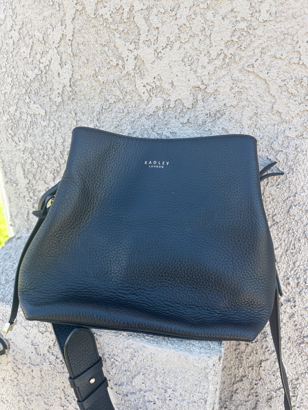 RADLEY LONDON Black Pebbled Leather Shoulder Bag